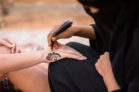 Wadi Rum: Women's Desert Retreat with Jeep Tour & Camp