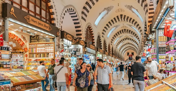 Istanbul: Europäische und asiatische Seite Geführte Foodie Walking Tour