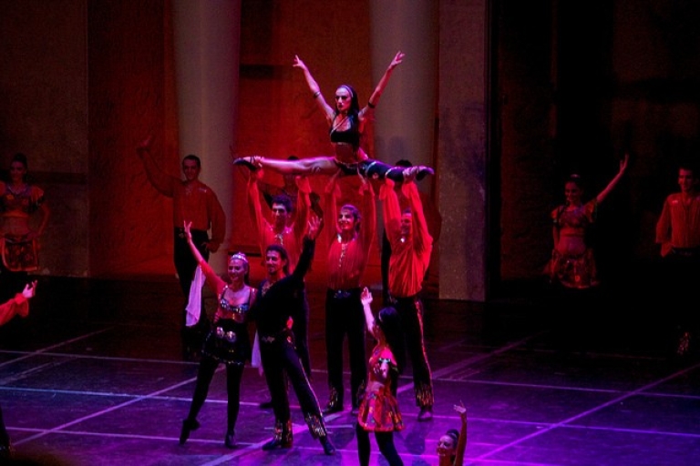 Pokaz tańca Ogień Anatolii w Gloria Aspendos ArenaSame bilety na pokaz