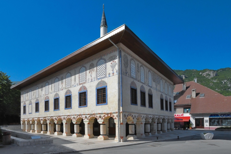 Descubre Travnik y Jajce: Cultura, Naturaleza e HistoriaVisita compartida en alemán
