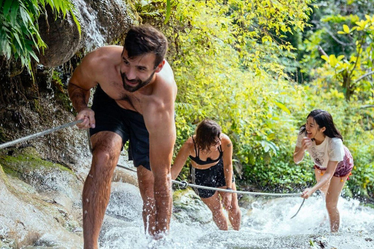 Enjoy Sticky Waterfall & Chet Si Fountain National Park Chiangmai: Sticky Waterfall & Chet Si Fountain National Park