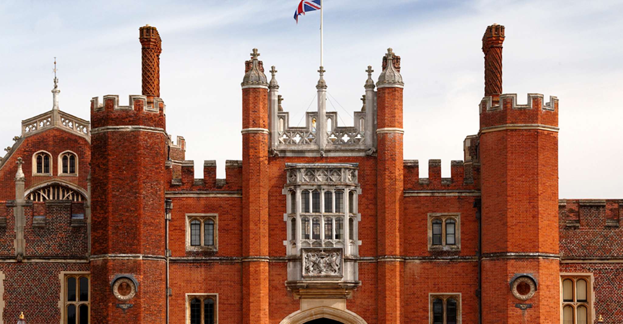 Hampton Court Palace and Gardens Entrance Ticket - Housity