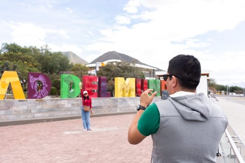 Quito-Mitad del Mundo:Monumento,MuseodelSol,Cráter Pululahua