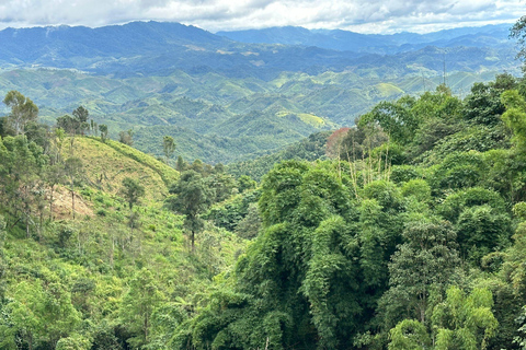 Aventura de 13 días en moto de Vietnam del Norte a LaosRuta en moto guiada de 13 días de Aventura del Norte de Vietnam a Laos