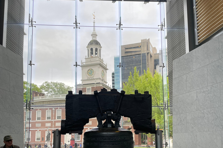 From NY: Lancaster Pennsylvania and Philadelphia day Tour English Tour