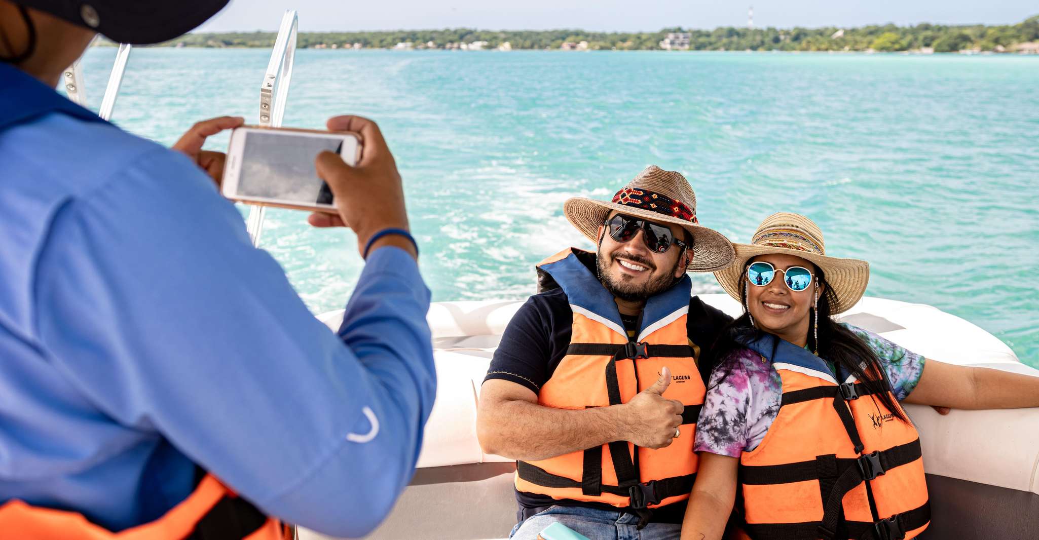 Pontoon tour in Bacalar sette colori laguna - Hizvo