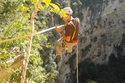 Tuxtla Gutiérrez : Journée complète de rappel dans la grotte des perroquetsRappel de 60 mètres