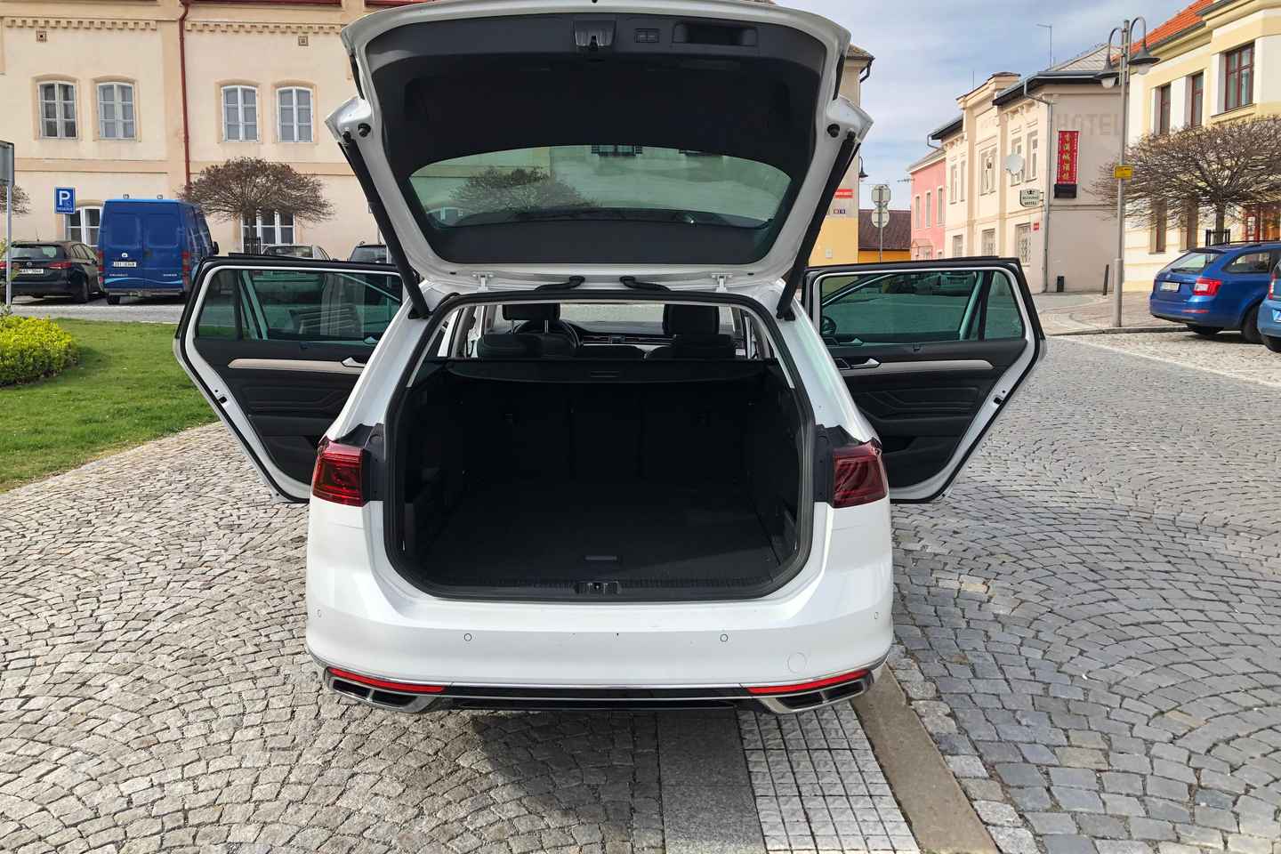 布拉格市区至火车站/长途汽车站私人接送