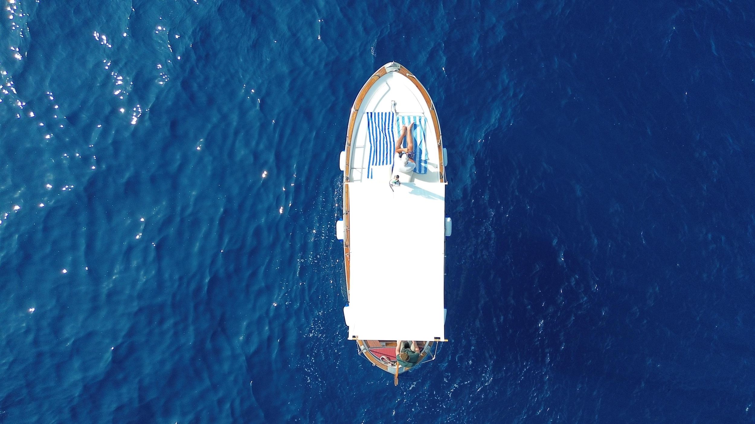 Privater Ausflug auf Capri mit einem klassischen Gozzo-Boot, 3 Stunden