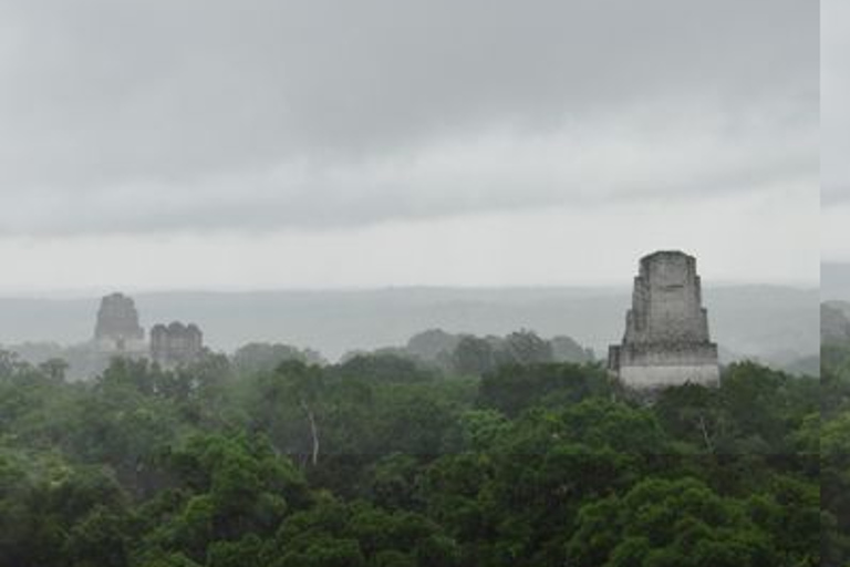 危地马拉城：乘飞机前往蒂卡尔的全天旅行危地马拉城：蒂卡尔航空全日游