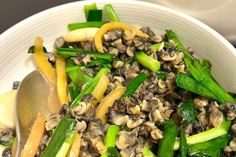 Shanghai Food Experience: Eat with local