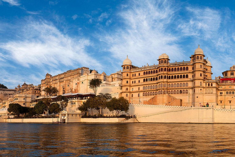 Private 6-Day Golden Triangle & Udaipur Luxury Tour Car + Guide + Monuments Tickets + 3 Star Accommodation
