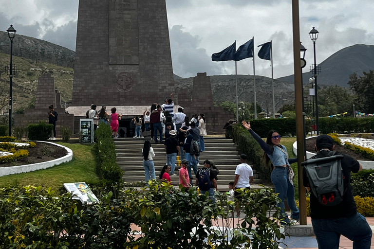 从基多出发：世界中心、纪念碑、太阳博物馆和火山口从基多出发：世界中心纪念碑、太阳博物馆和火山口