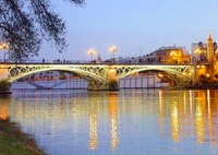 Siviglia, visita guidata dalla bici elettrica - Housity