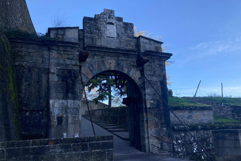 Cobblestones Tour Pamplona: Immersive Medieval Tour English Cobblestones Tour Pamplona: Immersive Medieval Tour English