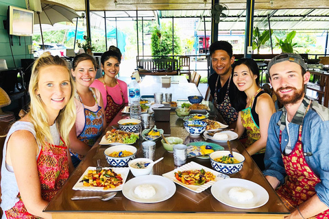 Expérience de cuisine thaïlandaise biologique à Chiang Mai