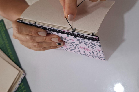 Cali: Taller de Encuadernación ArtesanalTaller de Encuadernación Libreta Viajera - Puntada Larga