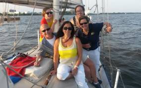 Baltimore: Sightseeing Sailing Cruise aboard a Schooner