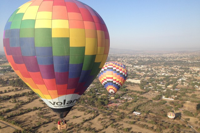 Visit CDMX Hot-Air Balloon Flight over Teotihuacan & Breakfast in Ciudad de México, México