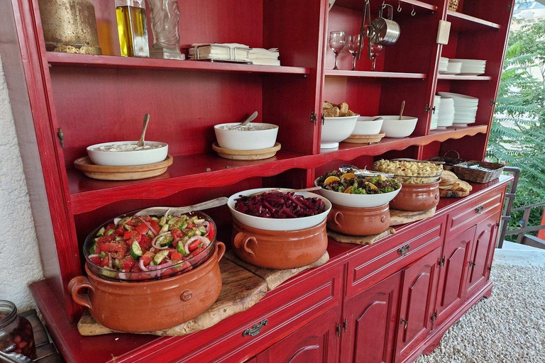Kissamos: Greek Night with Buffet Dinner and Plate Smashing