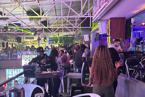 Nairobi: Nightlife Tour with Dinner and Drinks