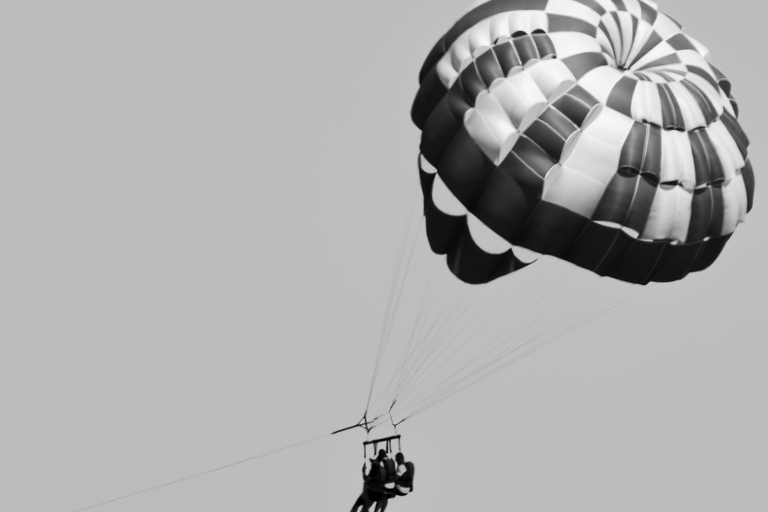 Batumi: Fuga Extrema – ATV, Parasailing e Chacha BreakBatumi: Fuga extrema – ATV, parapente e pausa para Chacha