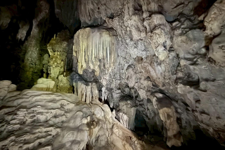 Khao Sok: Overnight Raft House Cheow Lan Lake & Coral Cave Option 1: Join Trip Raft House with Fan & *Shared Bathroom
