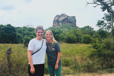 Desde Kandy Safari en Tuk Tuk por las Rocas de Sigiriya y Pidurangala