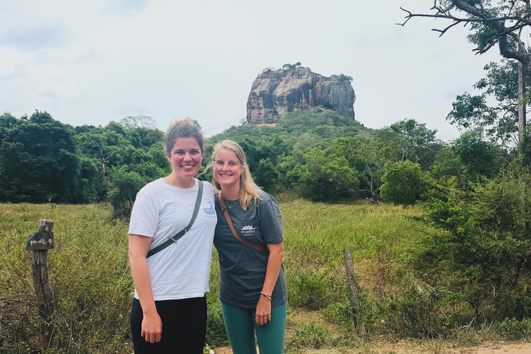 Desde Kandy Safari en Tuk Tuk por las Rocas de Sigiriya y Pidurangala