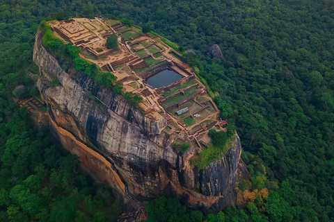 Sigiriya et Dambulla : Excursion d&#039;une journée tout compris au départ de Trincomalee