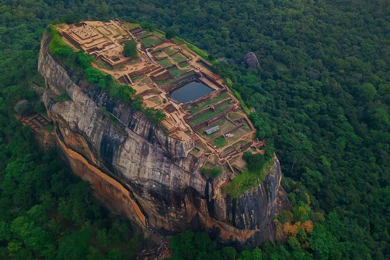 Sigiriya: Excursión de un día con safari en jeep desde Trincomalee