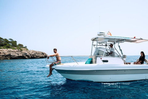 Boat trip through the coves of southeast Mallorca 4-Hour Boat Trip through the Coves of Southeast Mallorca