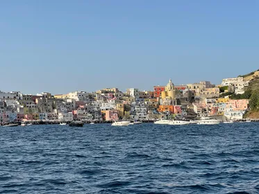 Neapel: Ischia und Procida Private Ganztagestour mit dem Boot