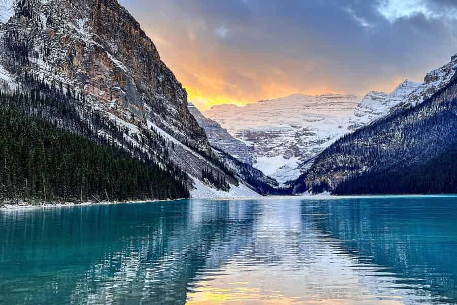 Calgary/Canmore: Wanderung zu Lake Louise, Moraine Lake, Emerald Lake und Johnston Canyon. Foto: GetYourGuide Calgary/Canmore: Wanderung zu Lake Louise, Moraine Lake, Emerald Lake und Johnston Canyon. Foto: GetYourGuide