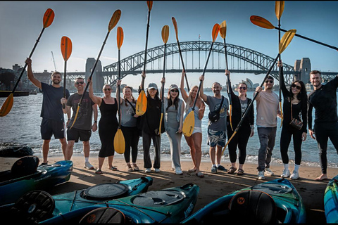 جولة قوارب الكاياك عند شروق الشمس في ميناء سيدني