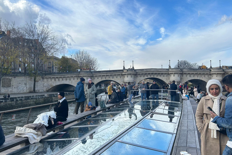 Paris: 1-Hour Seine Cruise departing from the Eiffel Tower