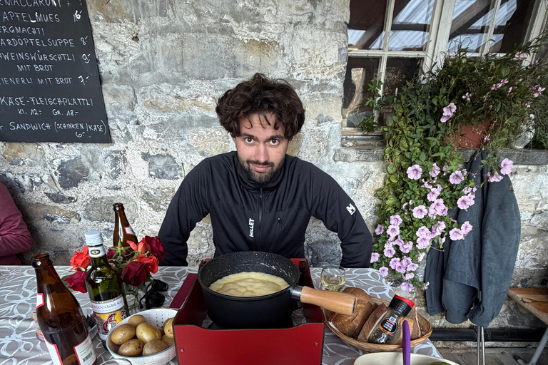 Interlaken: Red Deer Rut Tour with Sunset Fondue