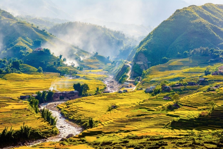 Vanuit Hanoi: Trek en Verblijf: 3-daags Sapa Highlands avontuur