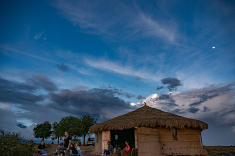 Moshi, Tanzania: Yoga sessie bij zonsondergang