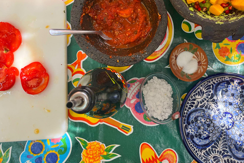 Oaxaca: 10 Mexican Salsas Cooking Class with Taco Tasting