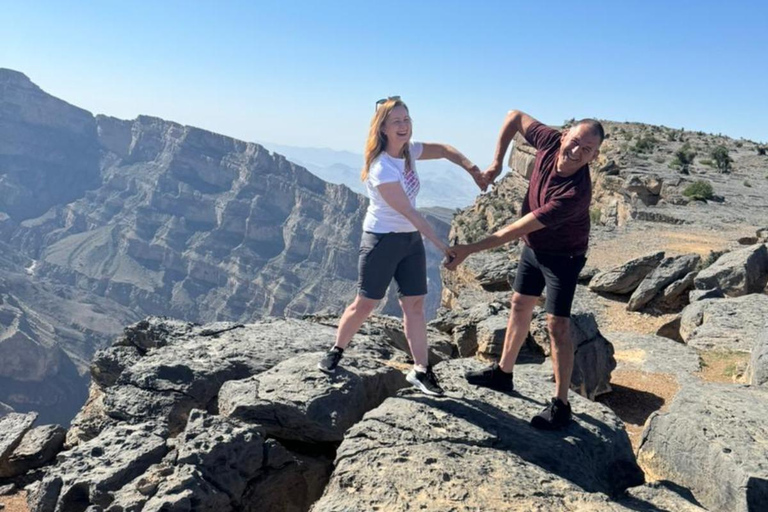 From Muscat: 2-Day Private Jebel Sham Tour with Hotel & Meal