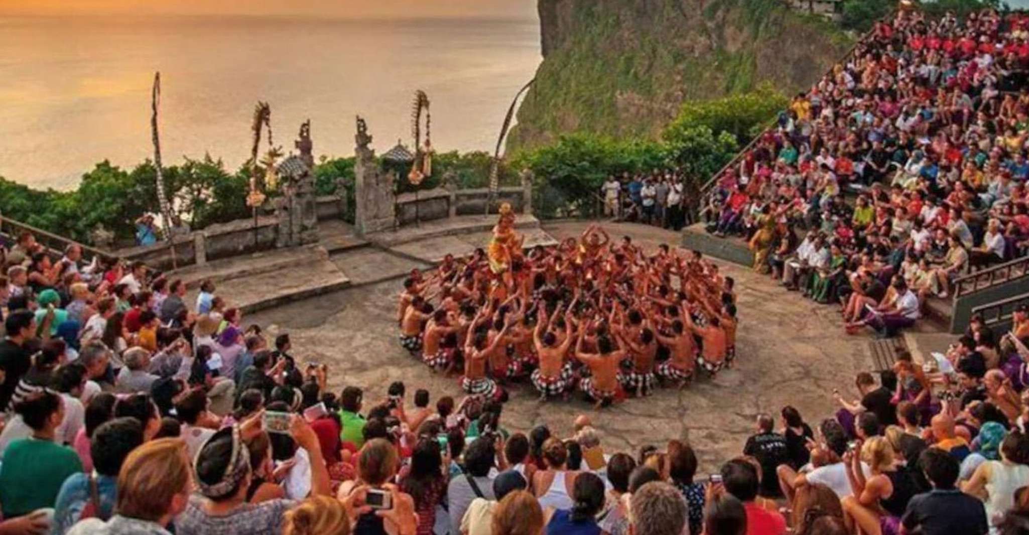 Uluwatu Temple Sunset & Kecak Fire Dance Tour - Housity