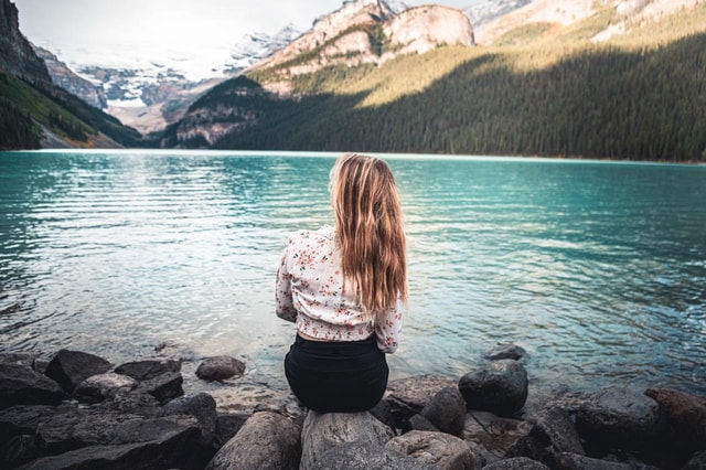 From Banff: Lake Louise and Moraine Lake Sightseeing Tour