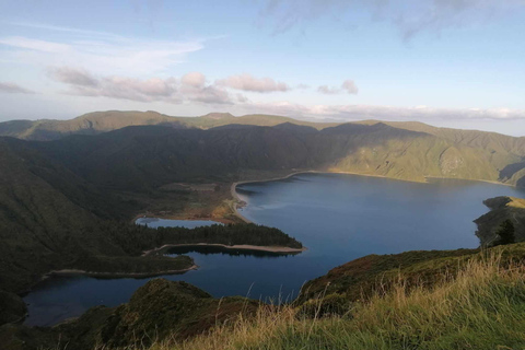 SUV - EXCURSIÓN EN CRUCERO - LAGO DEL FUEGO (Lagoa do Fogo)SUV - CRUCERO EXCURSIÓN EN TIERRA - LAGO DE FUEGO