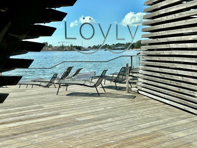 Helsinki: Löyly Sauna Entry Ticket & Friendly Sauna Guide