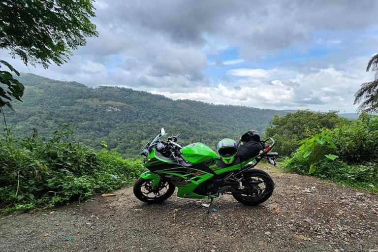 Beirut: Motorbike Tour with Local Street Food Dinner