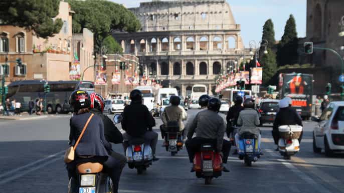 roma tour in vespa con autista privato