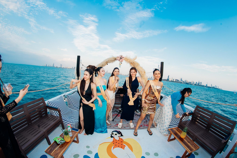 Pattaya: Premium Ferry Transfer to/from Koh Larn with Café Back to Pattaya – Standard Seat