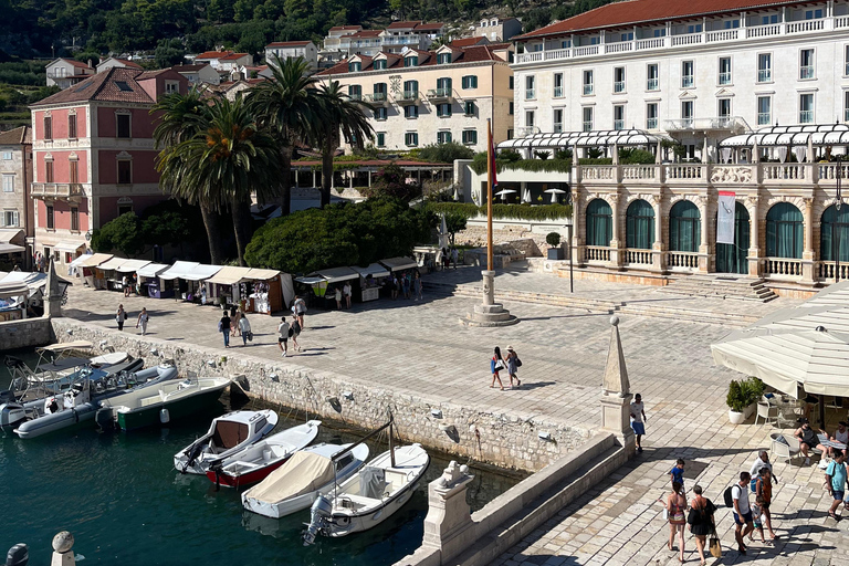 Split: Excursão de 1 dia à Blue Cave em 5 ilhas com Hvar e Vis