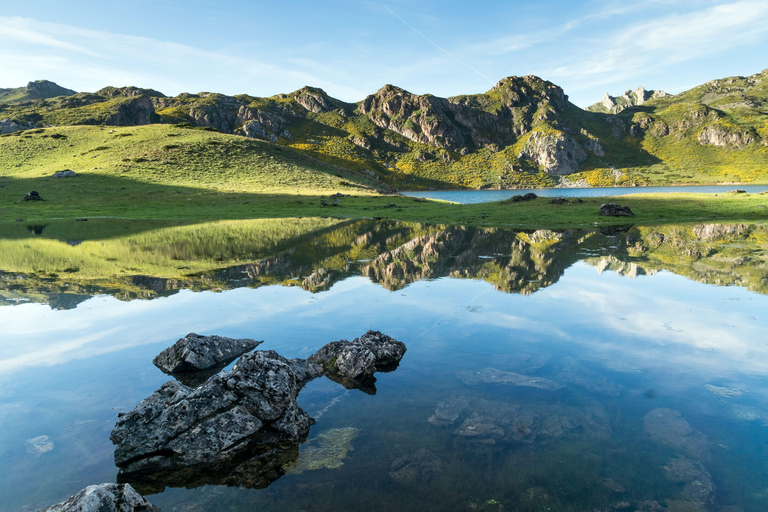 From Oviedo and Gijón: Day Trip to the Somiedo Lakes and the Senda del Oso From Gijón in Spanish: Trip to the Somiedo Lakes and Senda del Oso